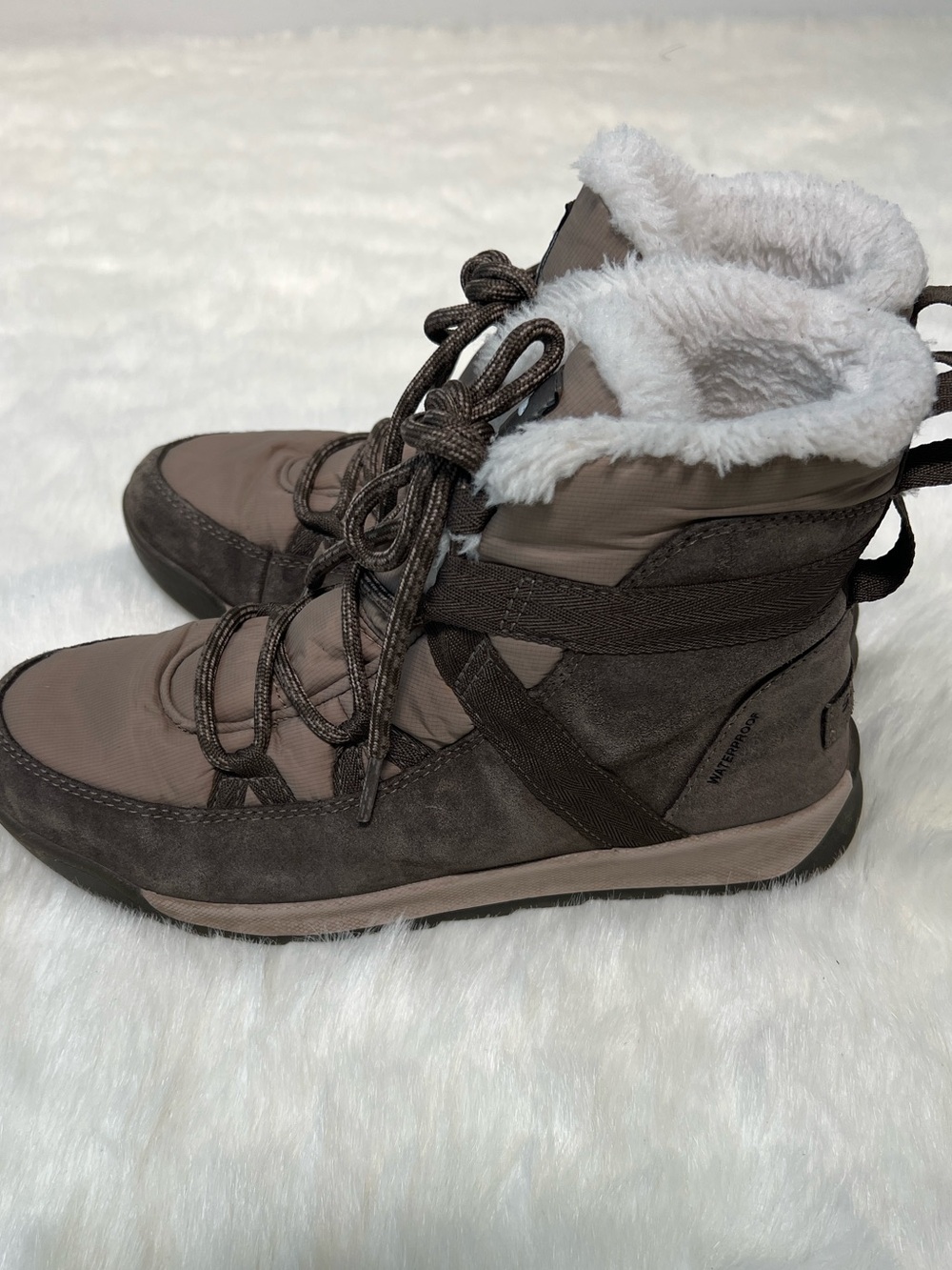 Sorel Women's Winter Boots Fur Lace Up Waterproof  size 8 outdoor  winter activi